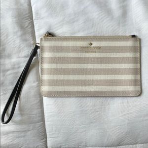 KATE SPADE Wristlet bag!!